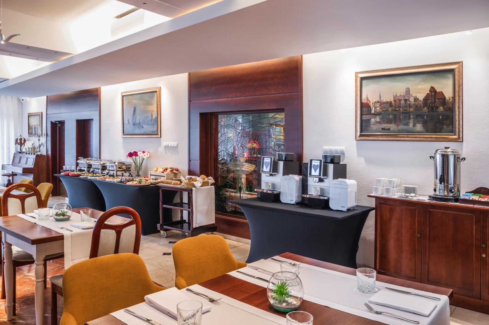 Hotel Bartan Gdansk Seaside Екстер'єр фото