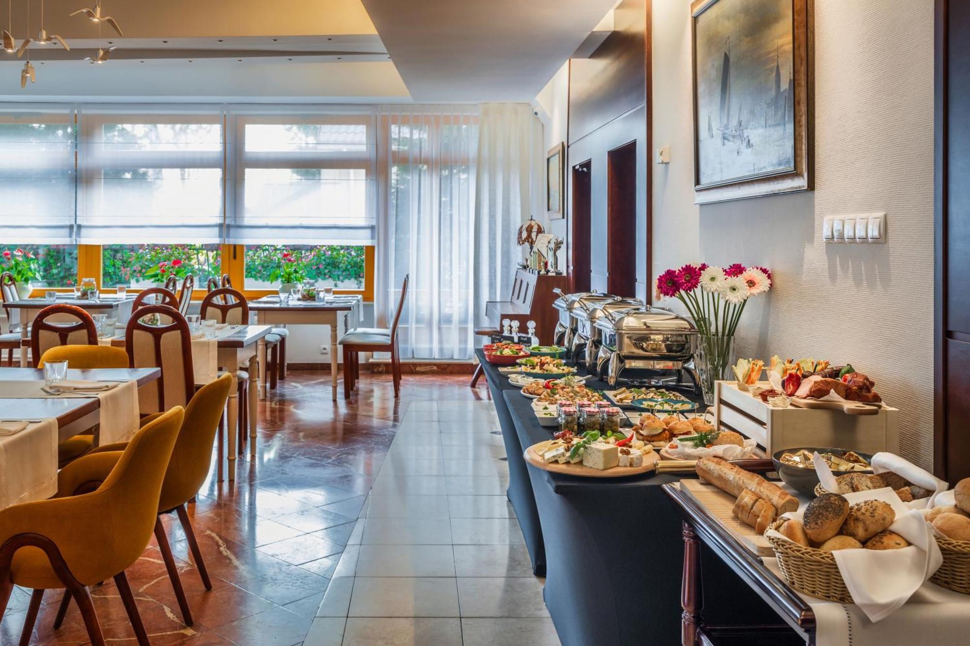 Hotel Bartan Gdansk Seaside Екстер'єр фото